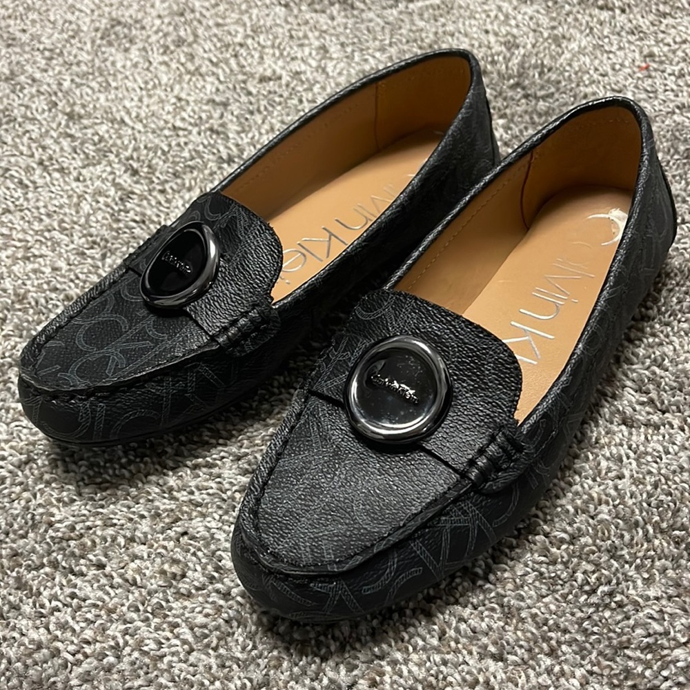 Calvin Klein Women’s 6.5 Black with Logo Print Loafers